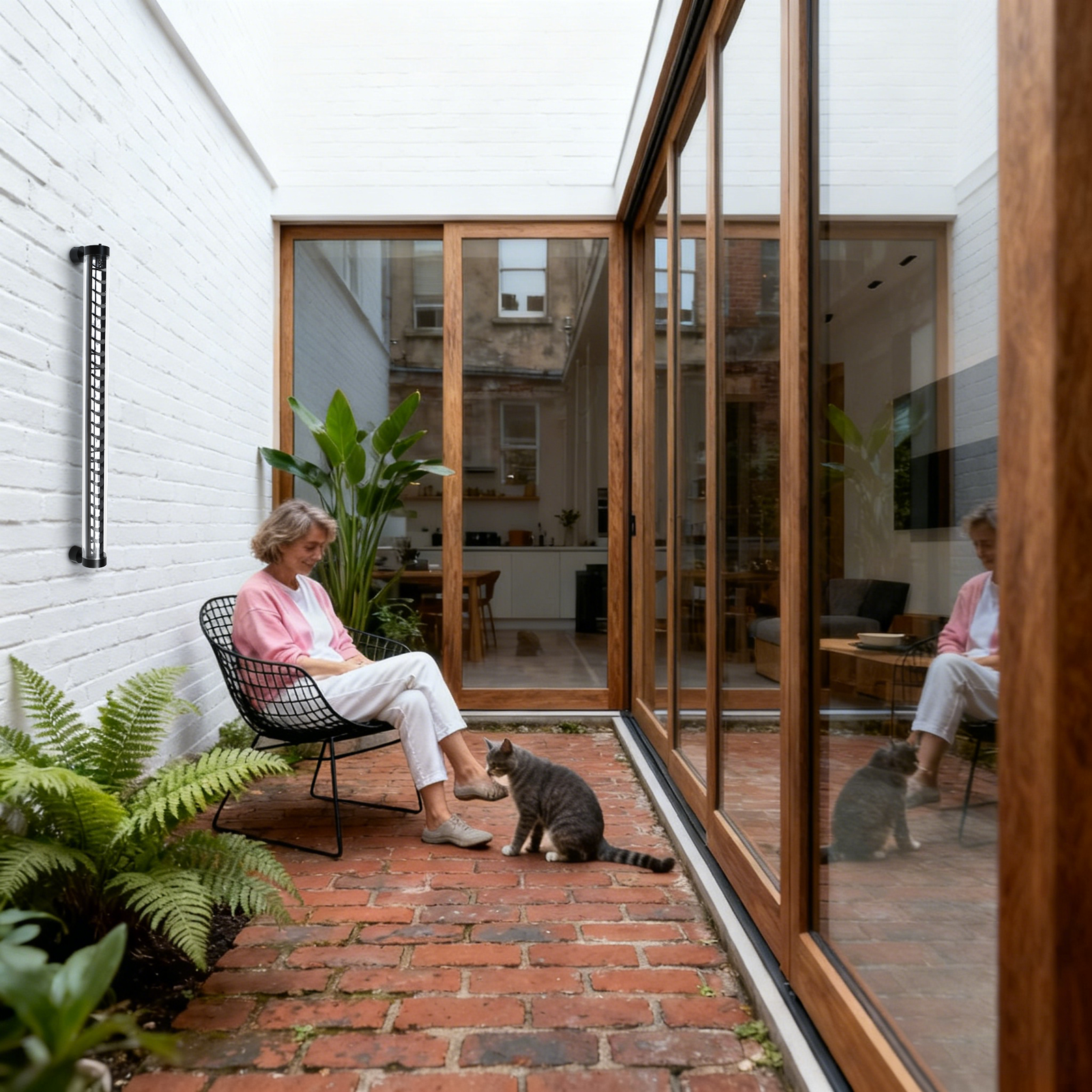 Aero Architectural Tubular Luminaire AREO adjustable tubular wall light with aluminum louver system