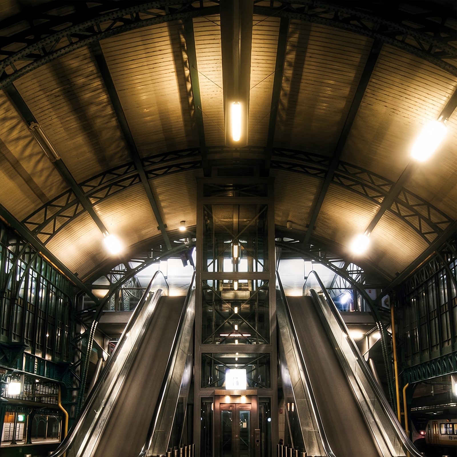 MANI IP67 Ik10 Tri-Proof Tubular use in train station